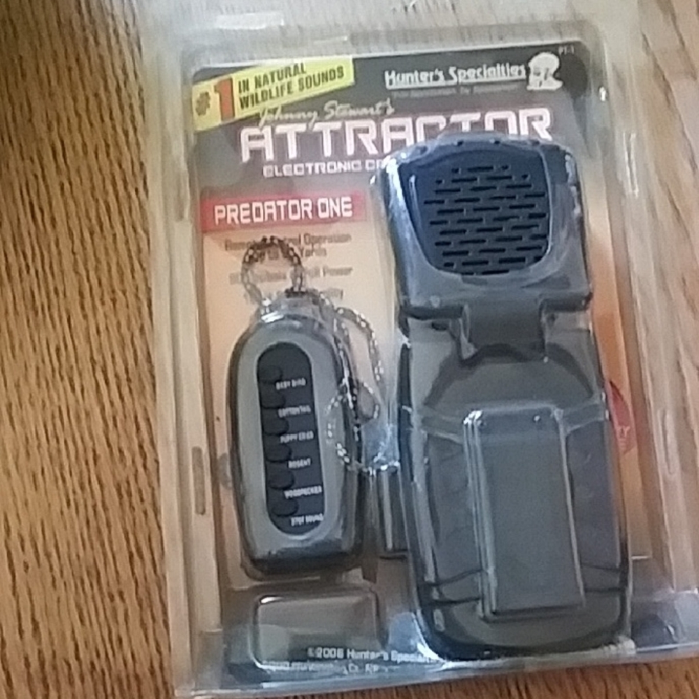 Attractor Electronic Caller - Black Batteries In Remote But Not In Speaker